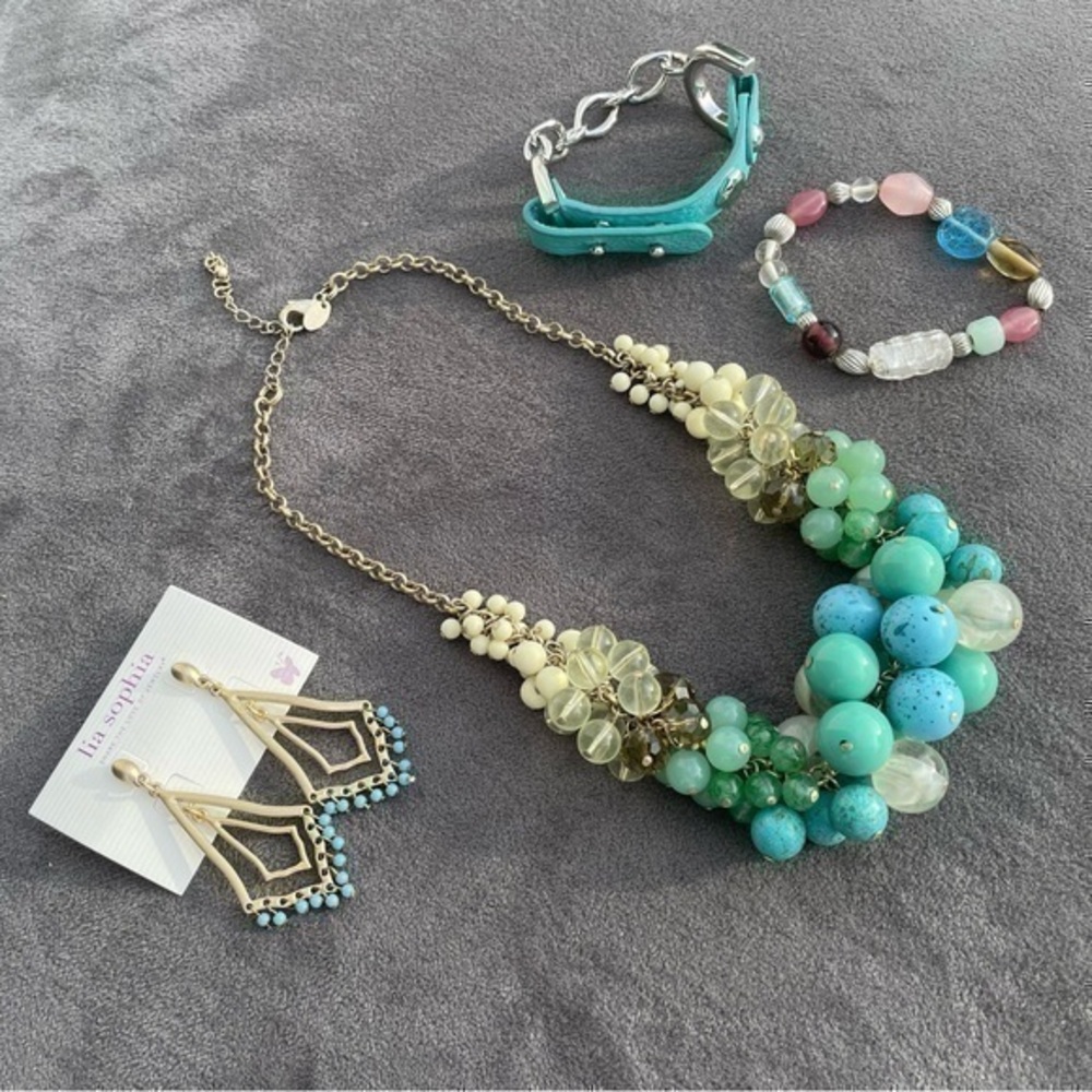 SET ❤️ Lia Sophia Green Blue Beaded Necklace, 2 Bracelets & Chandelier Earrings